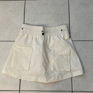 Adorable, white skort size small, new with tags never been worn